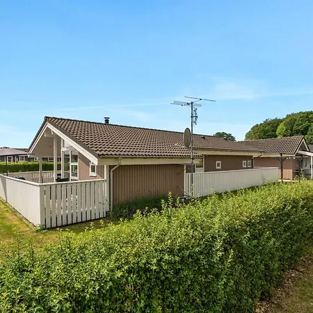 Dom wakacyjny Stefanka - 600m From The Sea By Interhome *